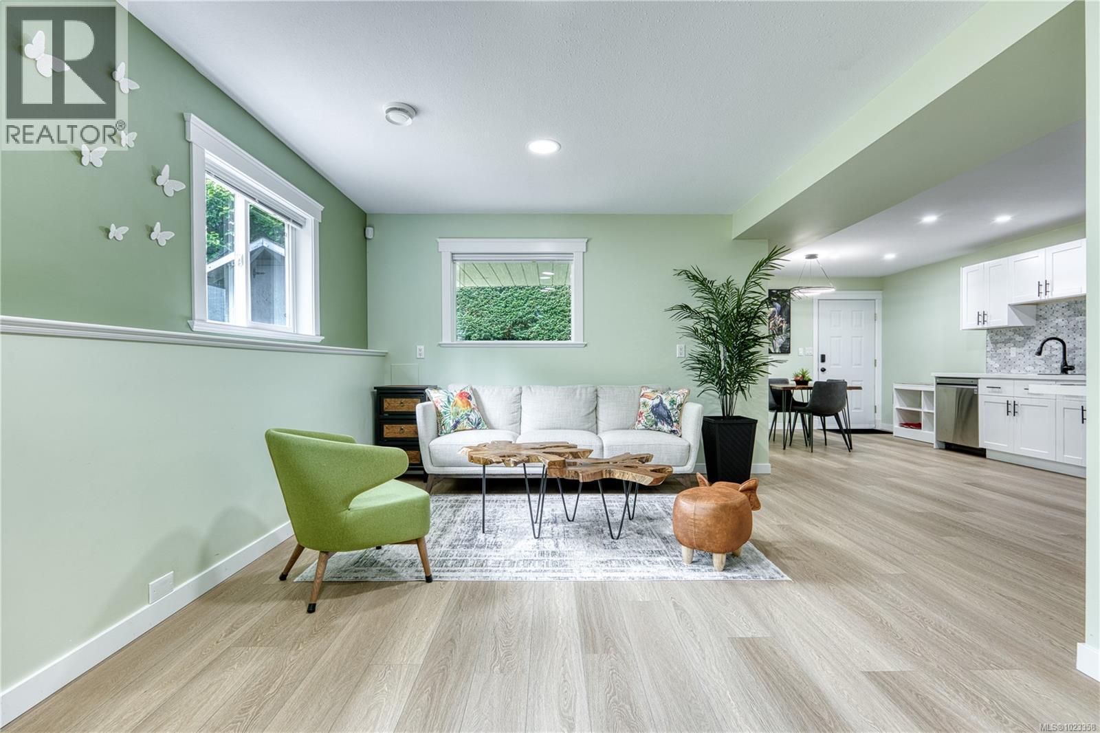 6381 Icarus Dr, Nanaimo