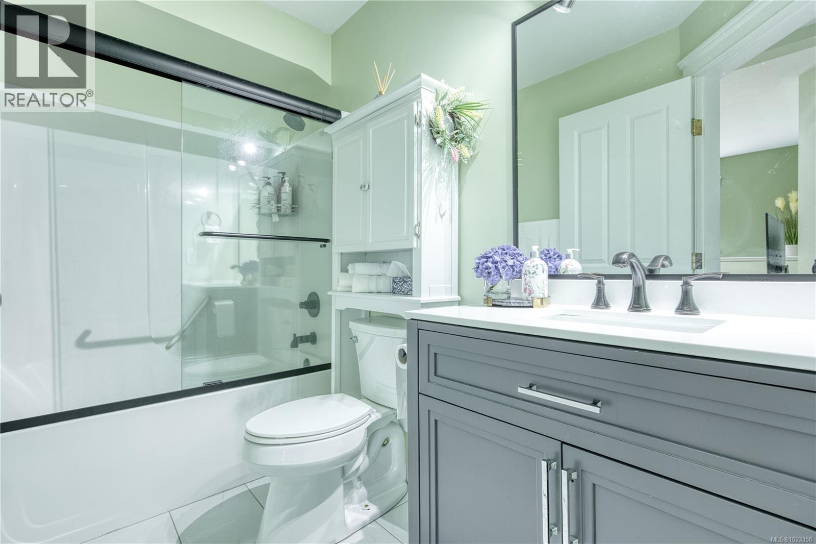 6381 Icarus Dr, Nanaimo