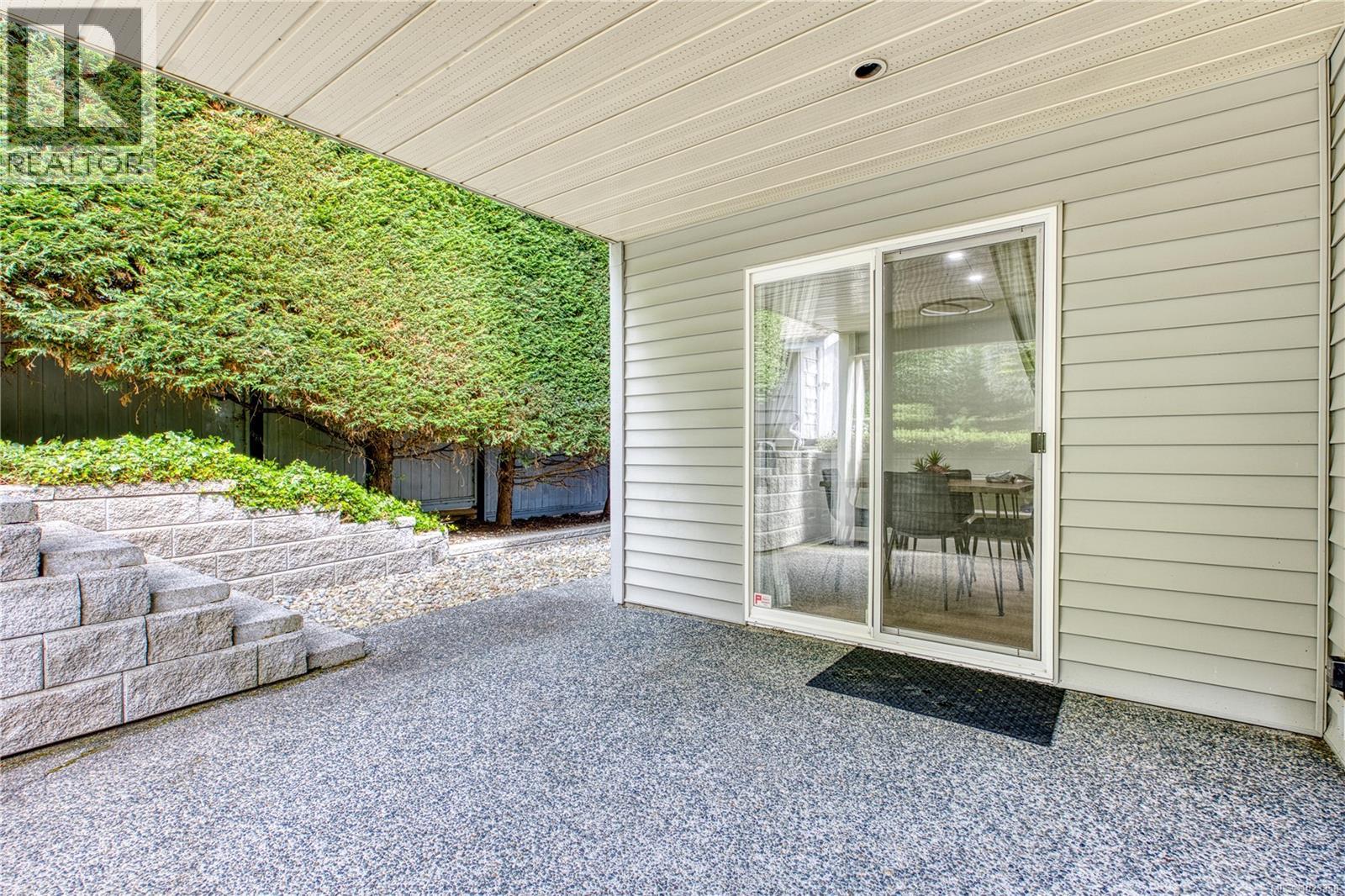 6381 Icarus Dr, Nanaimo