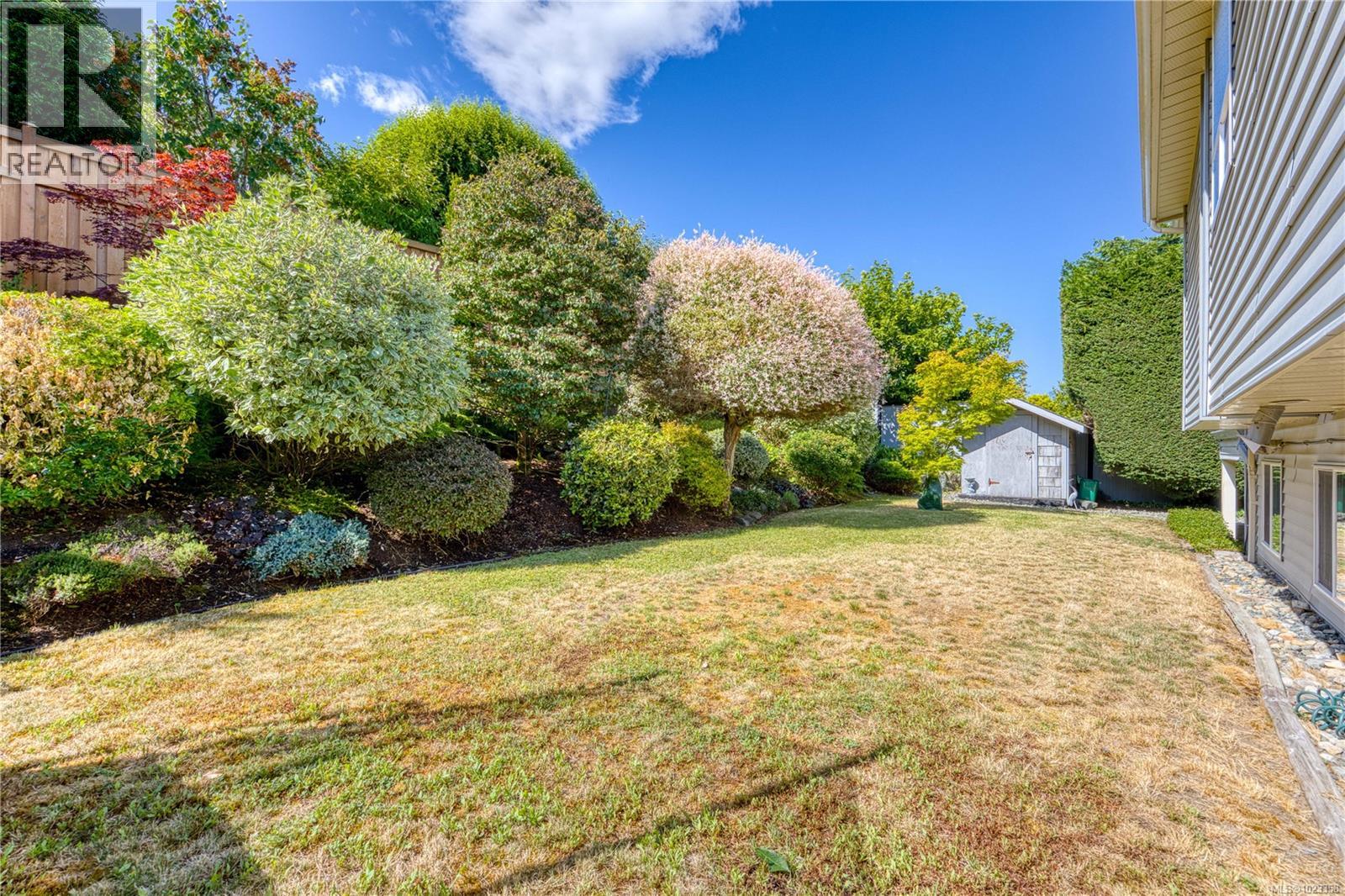 6381 Icarus Dr, Nanaimo