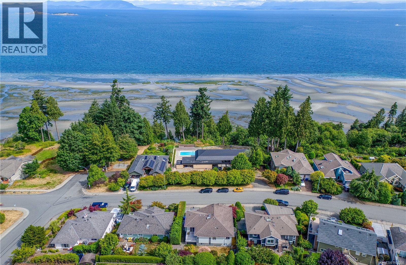 6381 Icarus Dr, Nanaimo