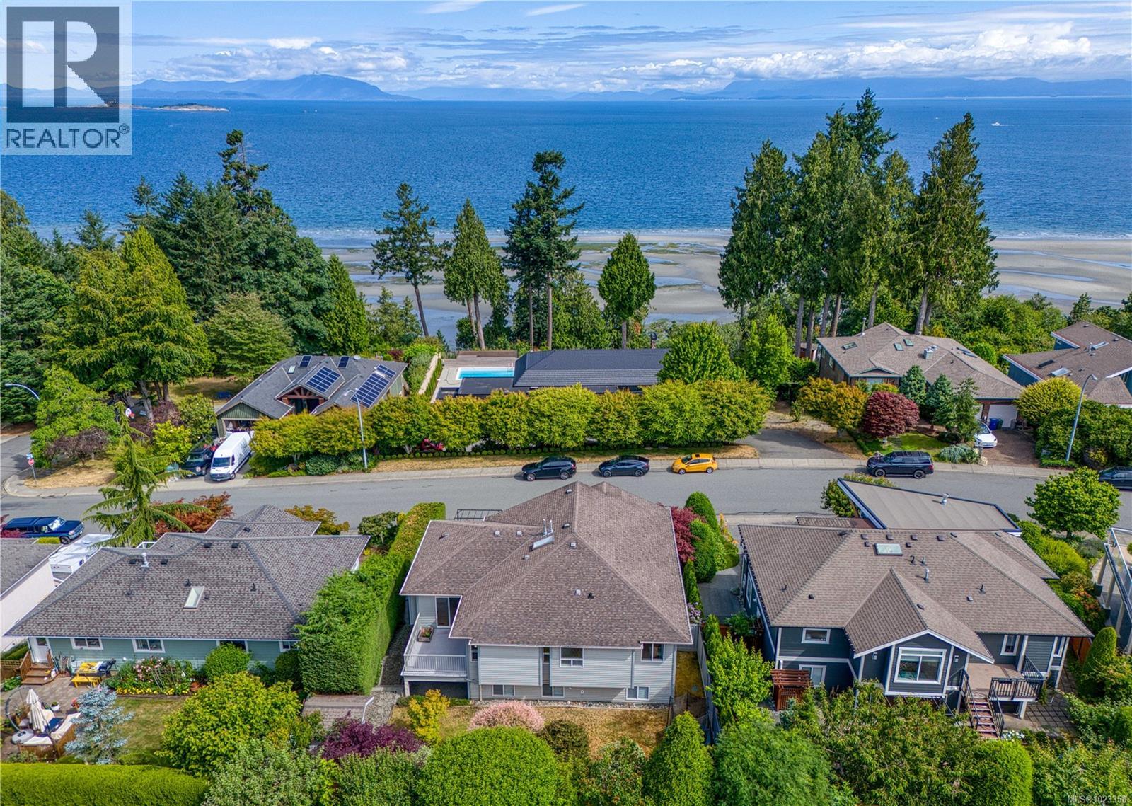 6381 Icarus Dr, Nanaimo