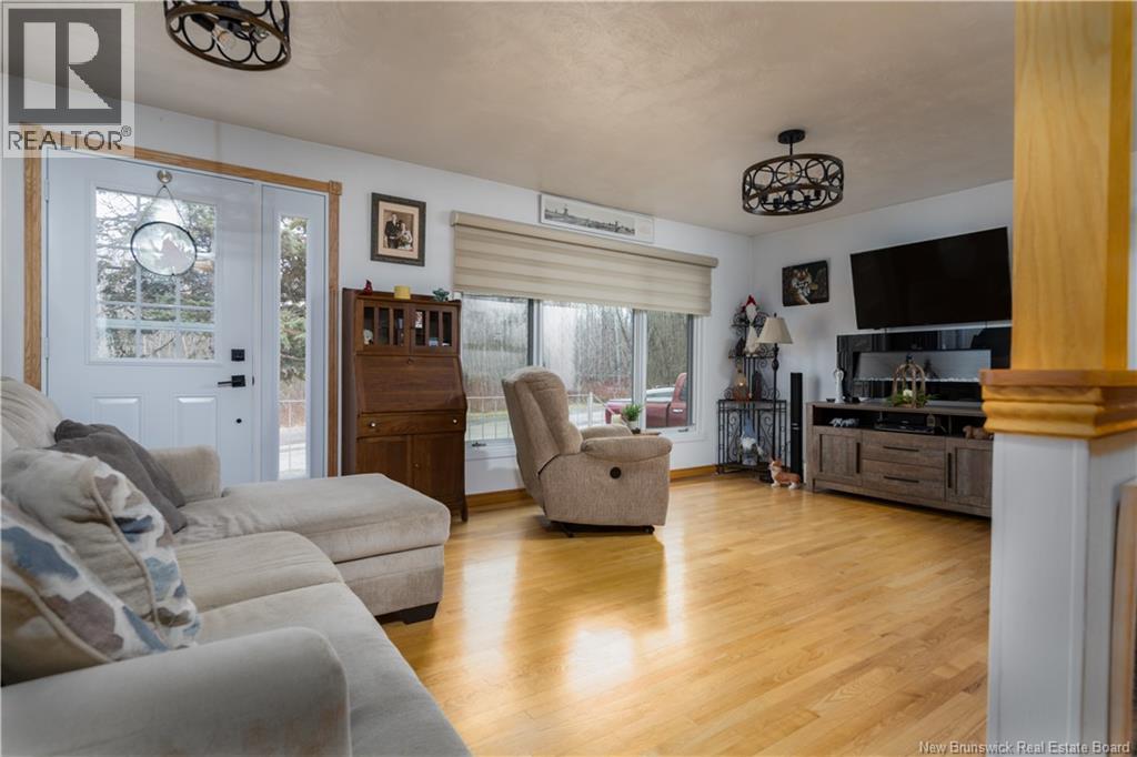 12 Colebrooke Road - 12