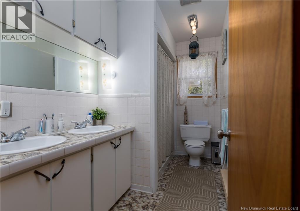 12 Colebrooke Road - 18