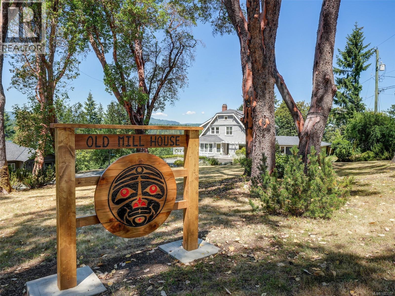 2564 Lavinia Rd, Shawnigan Lake