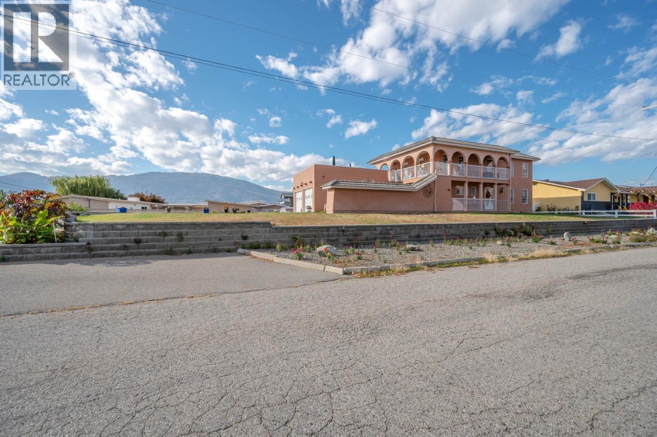  43 Harbour Key Drive, Osoyoos