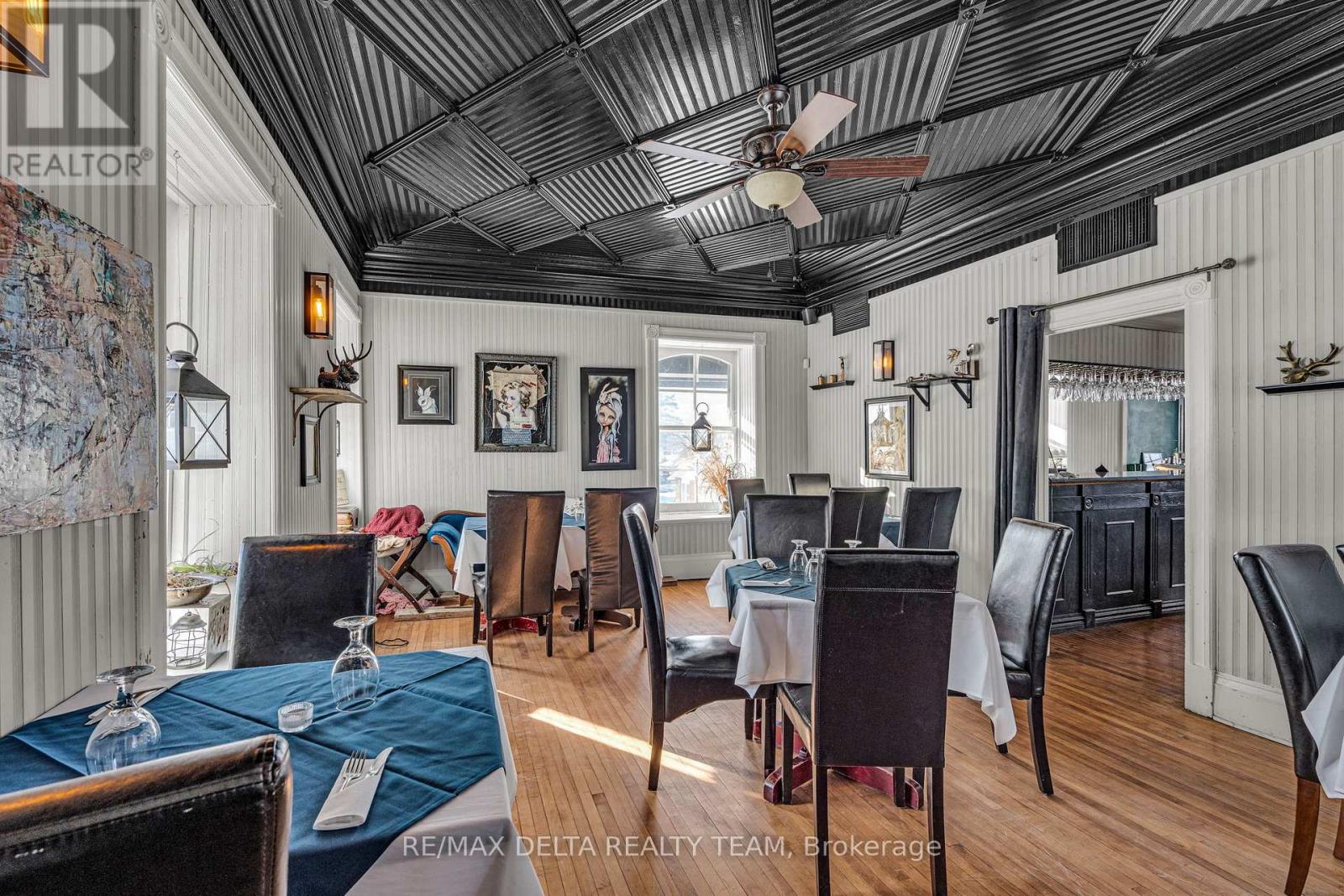 2607 OLD MONTREAL ROAD — photo 20