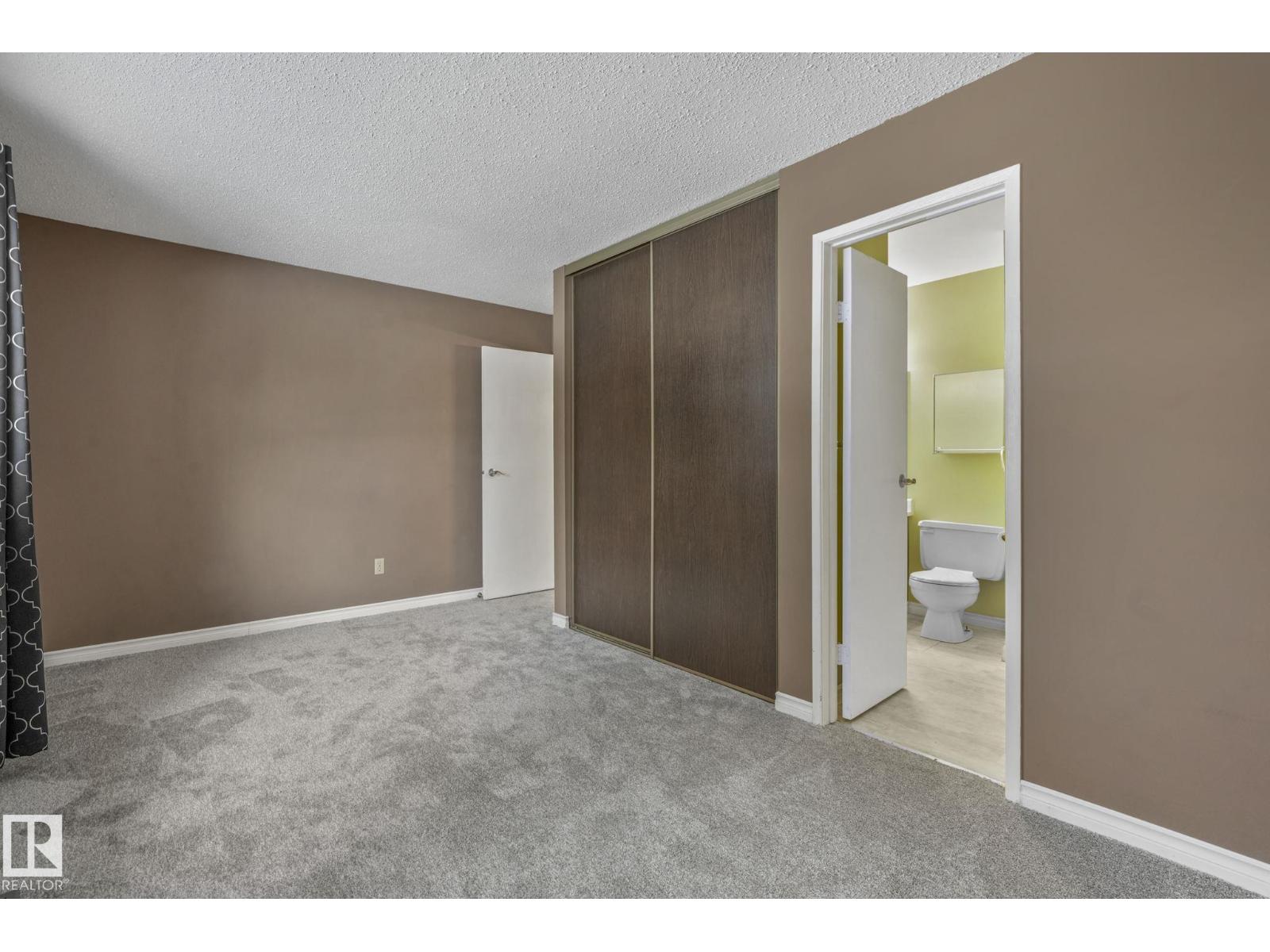 6411 12 AV NW, Edmonton