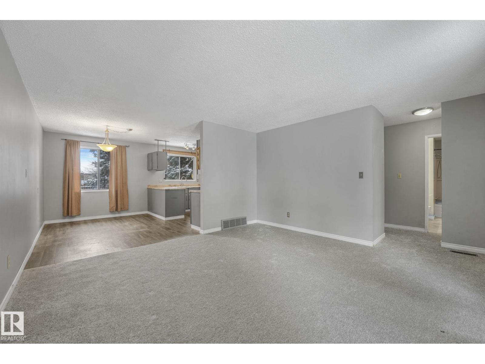 6411 12 AV NW, Edmonton