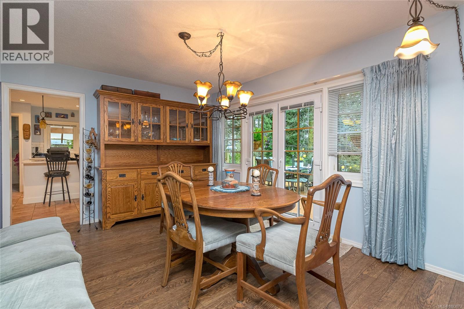  5182 Santa Clara Avenue, Saanich