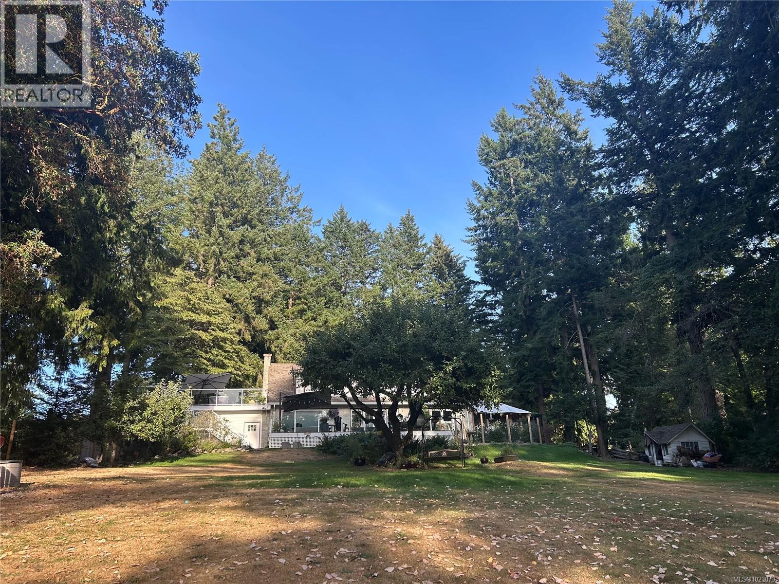  5182 Santa Clara Avenue, Saanich