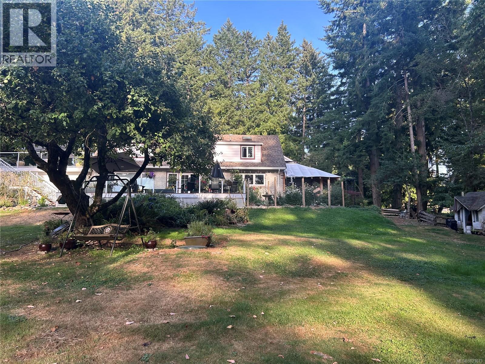  5182 Santa Clara Avenue, Saanich