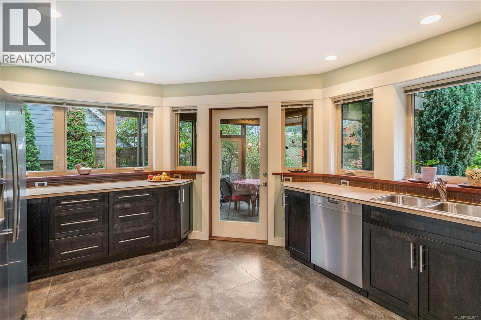 1337 Carmel Pl, Nanoose Bay