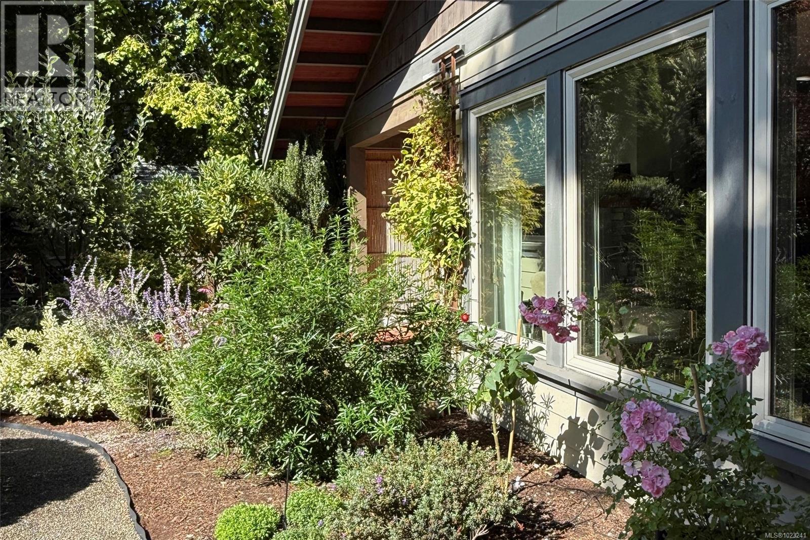 1337 Carmel Pl, Nanoose Bay