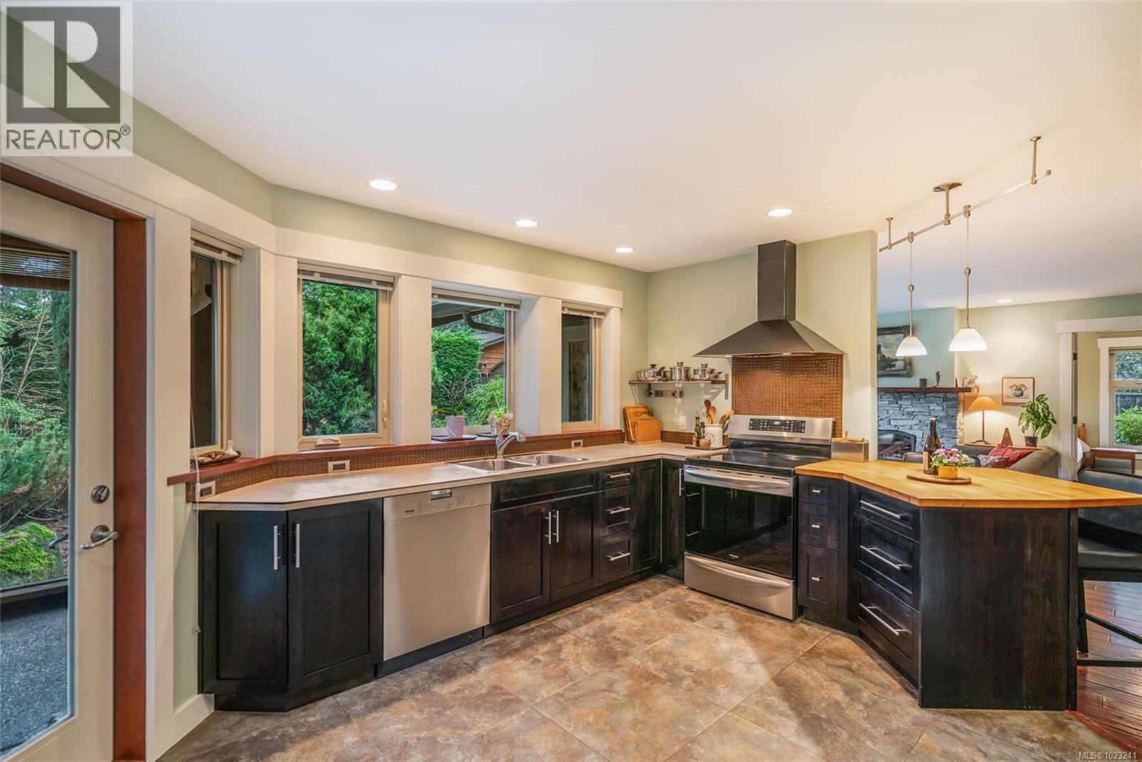 1337 Carmel Pl, Nanoose Bay