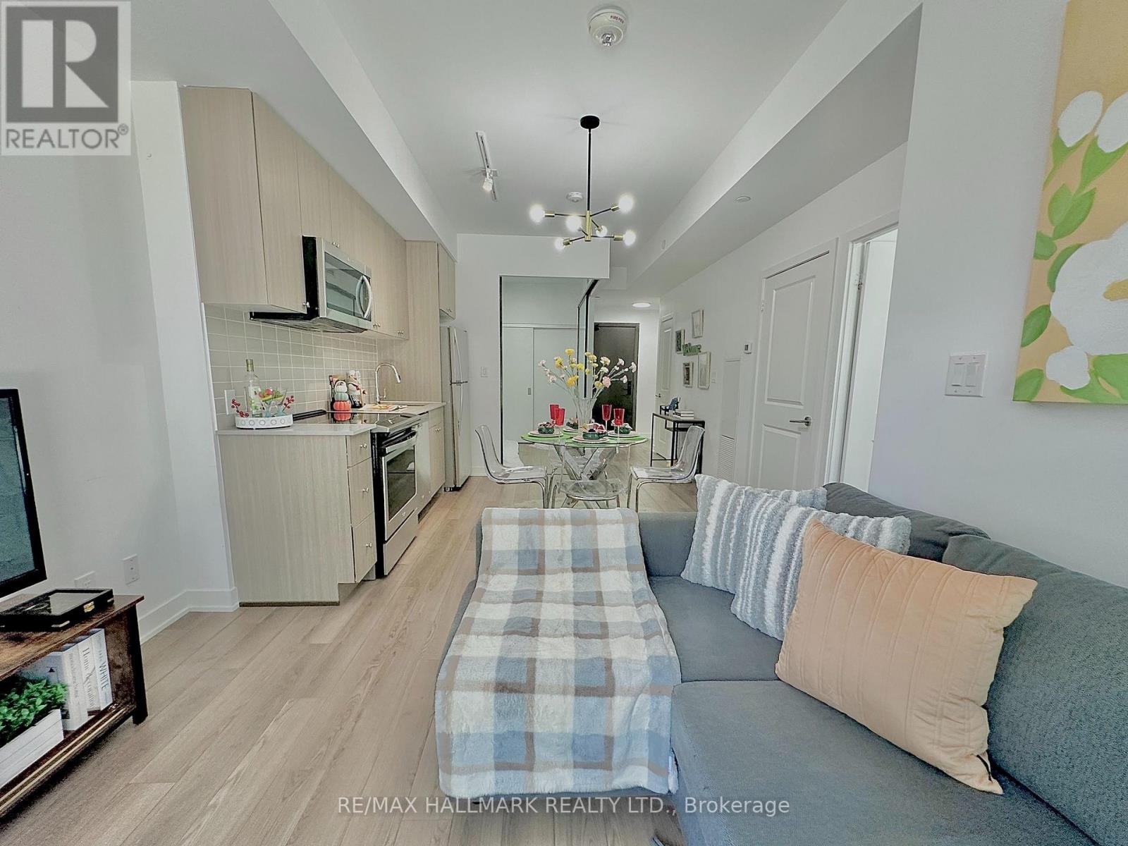 #223 2799 KINGSTON ROAD - 22