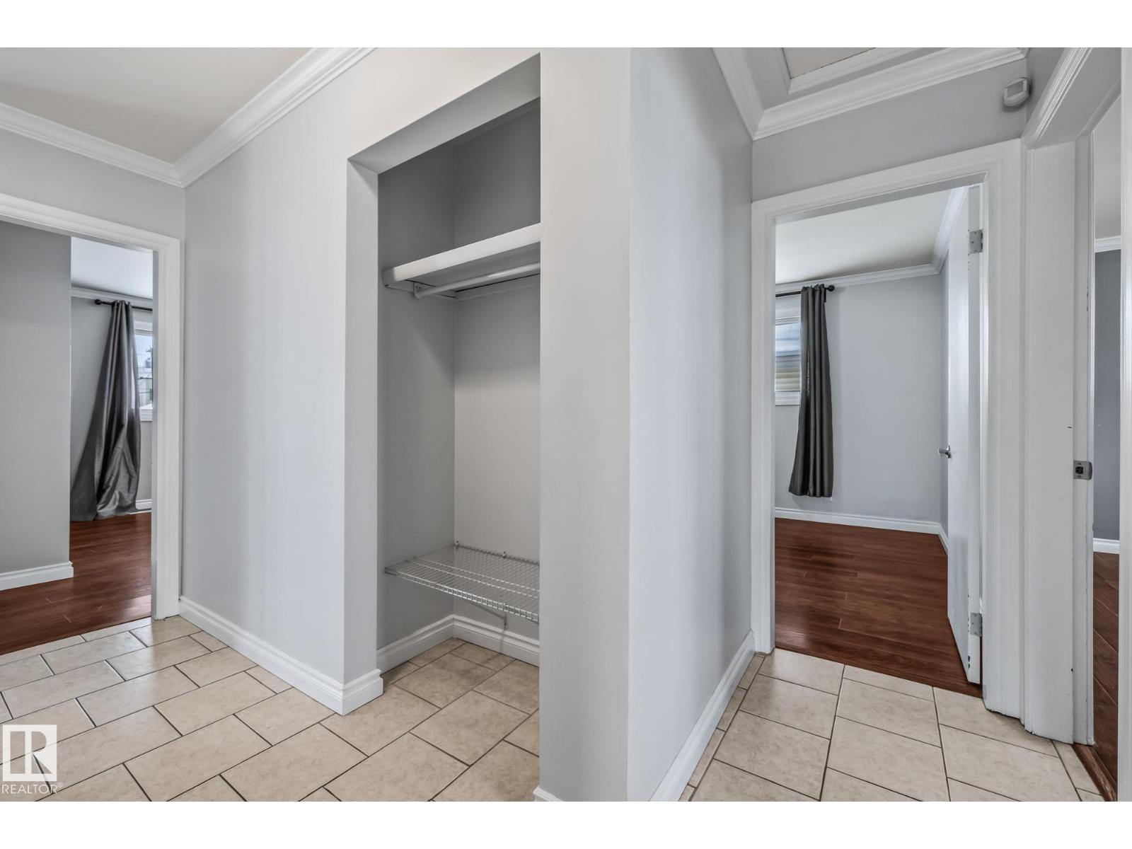 Single Family House Bungalow for Sale in /  ST NW Edmonton 