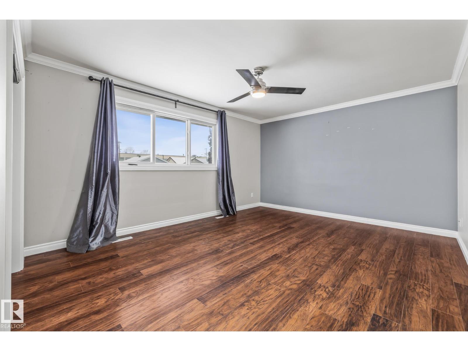 Single Family House Bungalow for Sale in /  ST NW Edmonton 