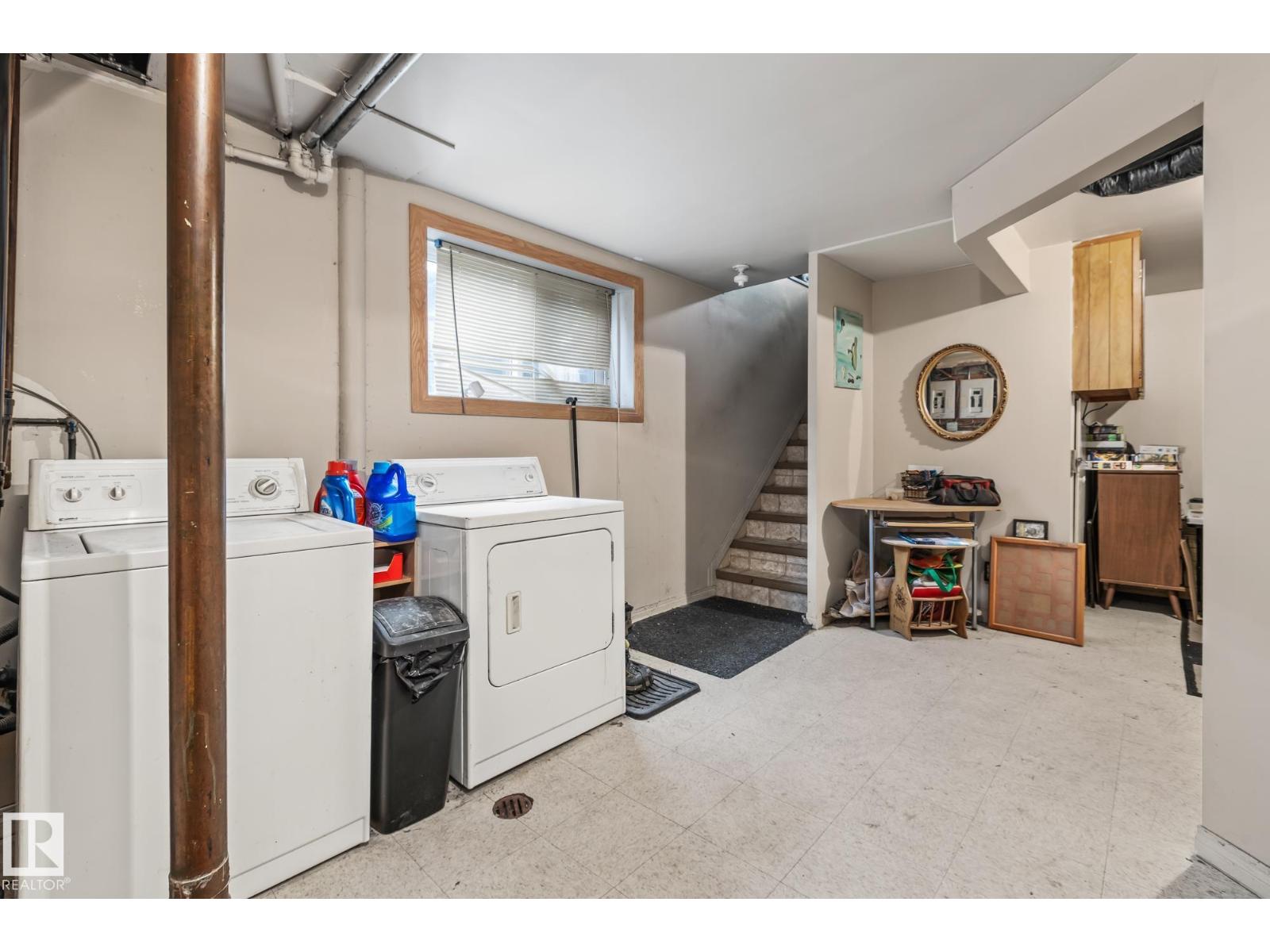 Single Family House Bungalow for Sale in /  ST NW Edmonton 