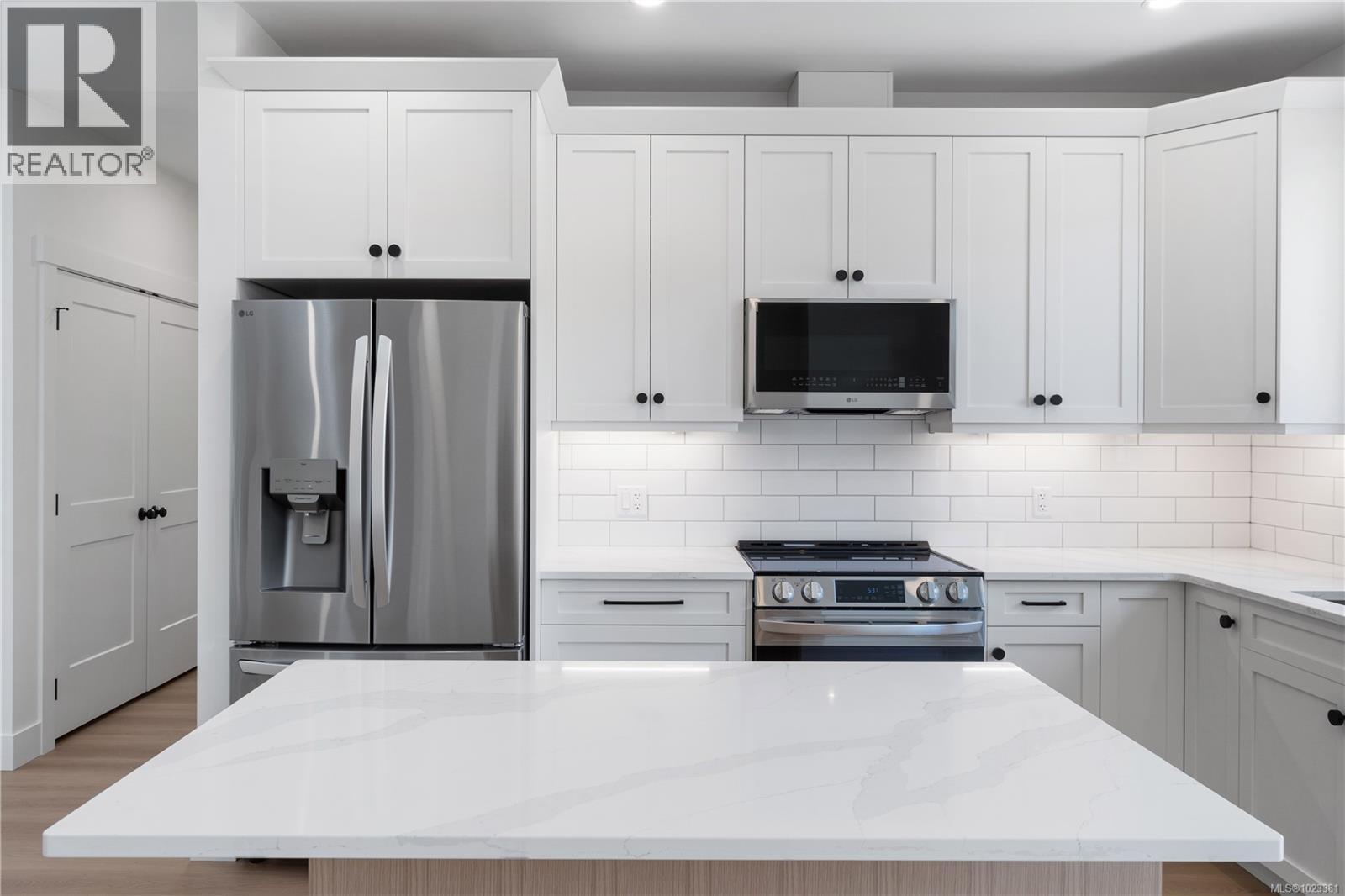 824 Russell Rd, Ladysmith