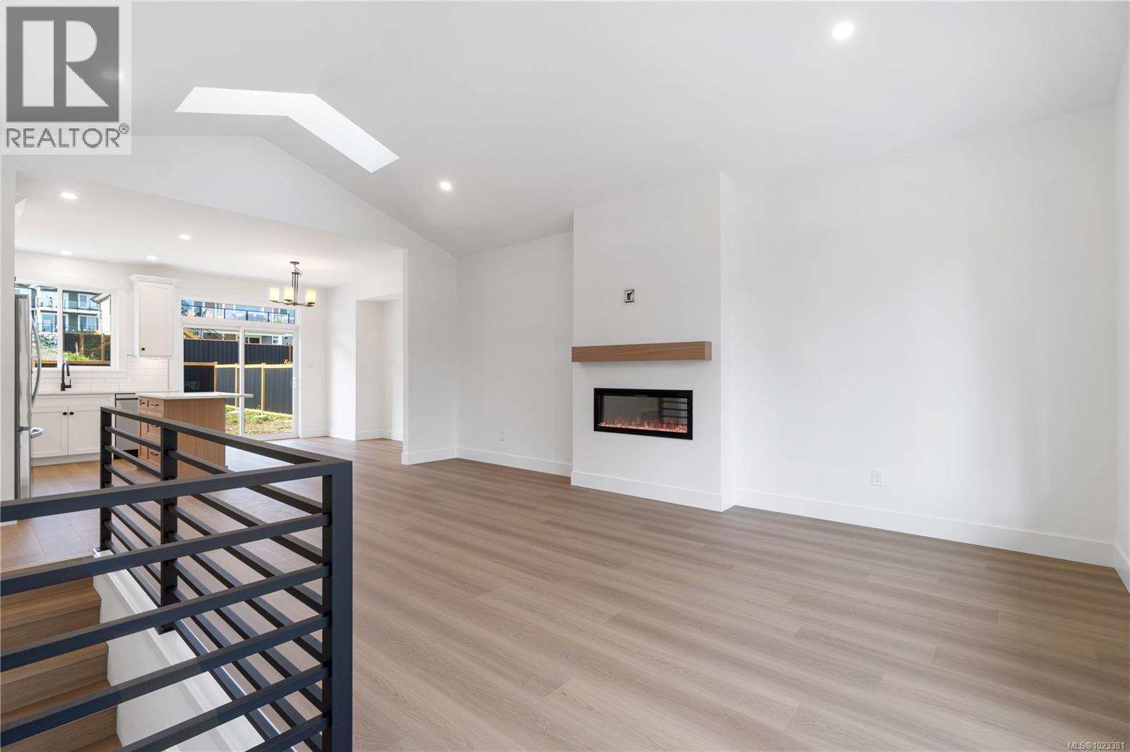 824 Russell Rd, Ladysmith