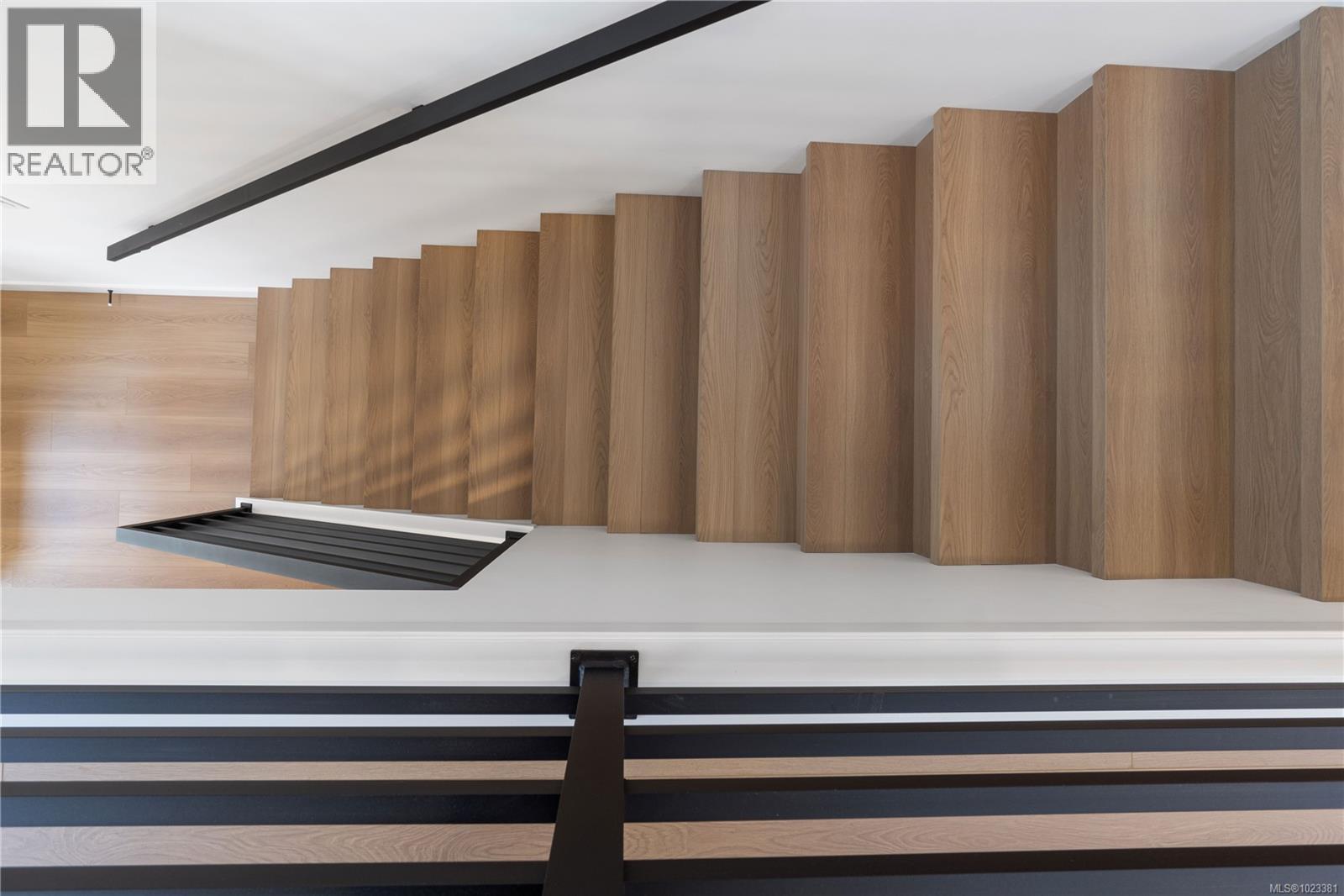 824 Russell Rd, Ladysmith