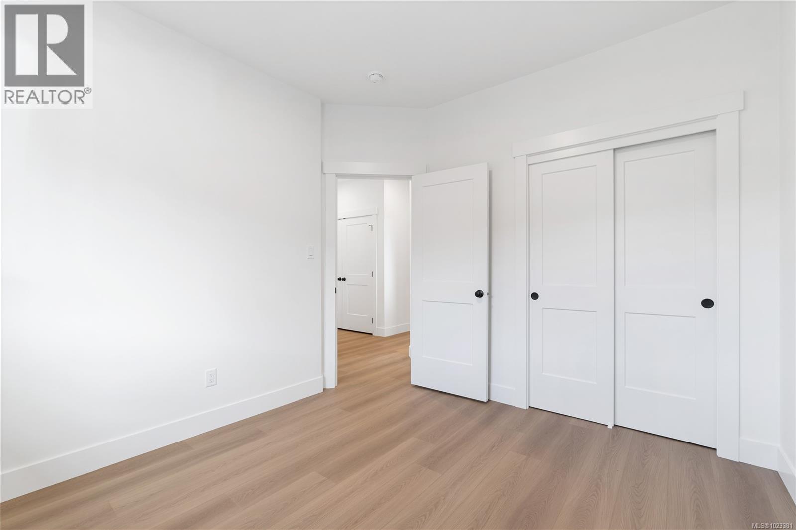 824 Russell Rd, Ladysmith