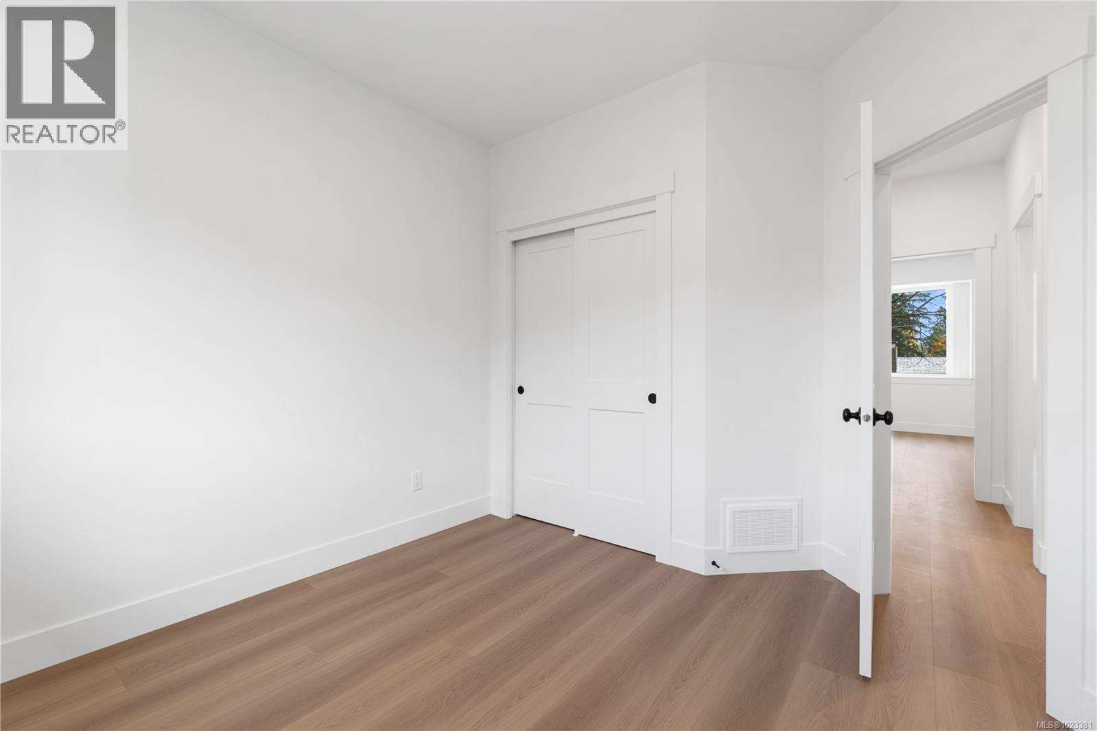 824 Russell Rd, Ladysmith