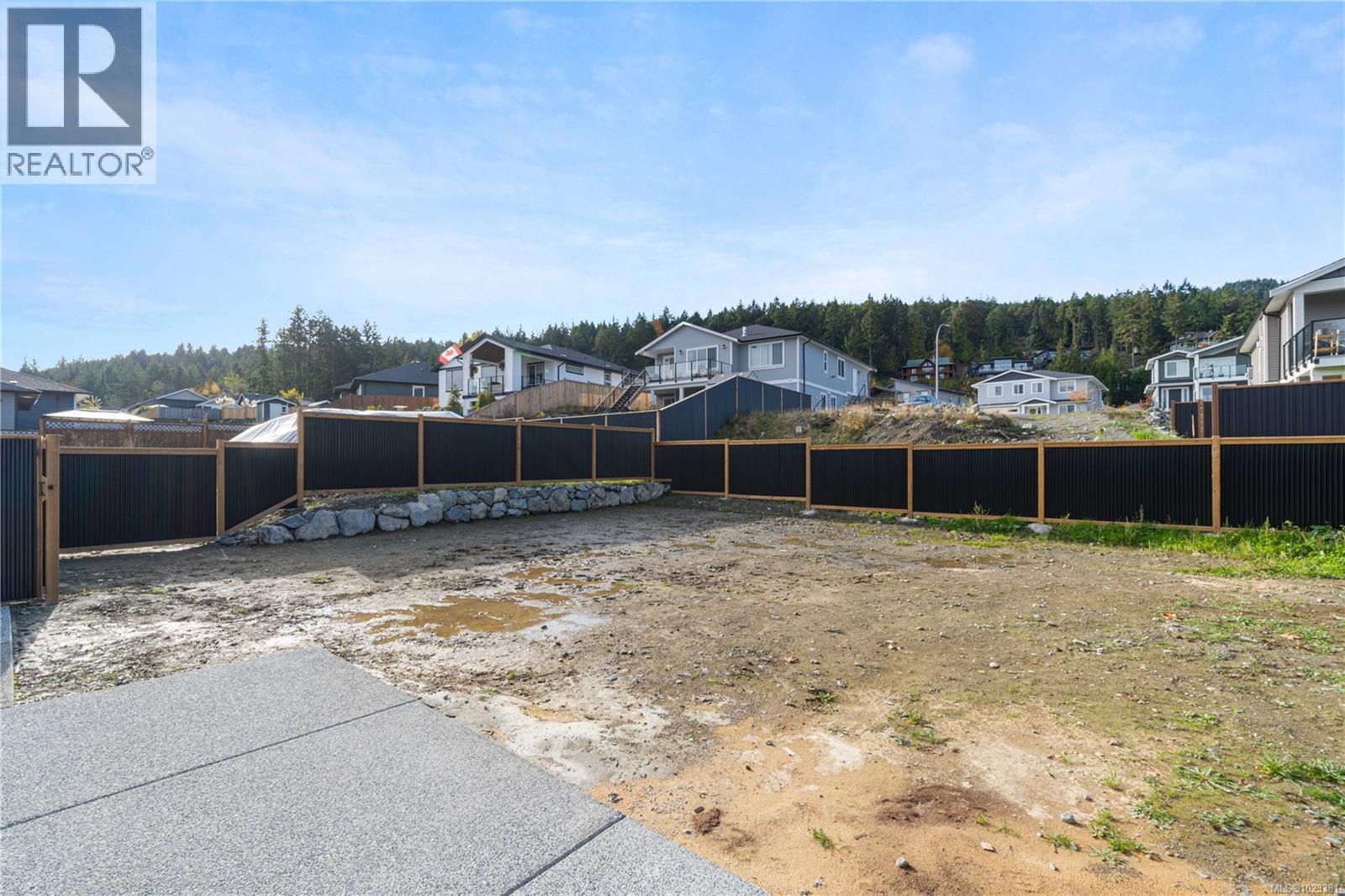 824 Russell Rd, Ladysmith