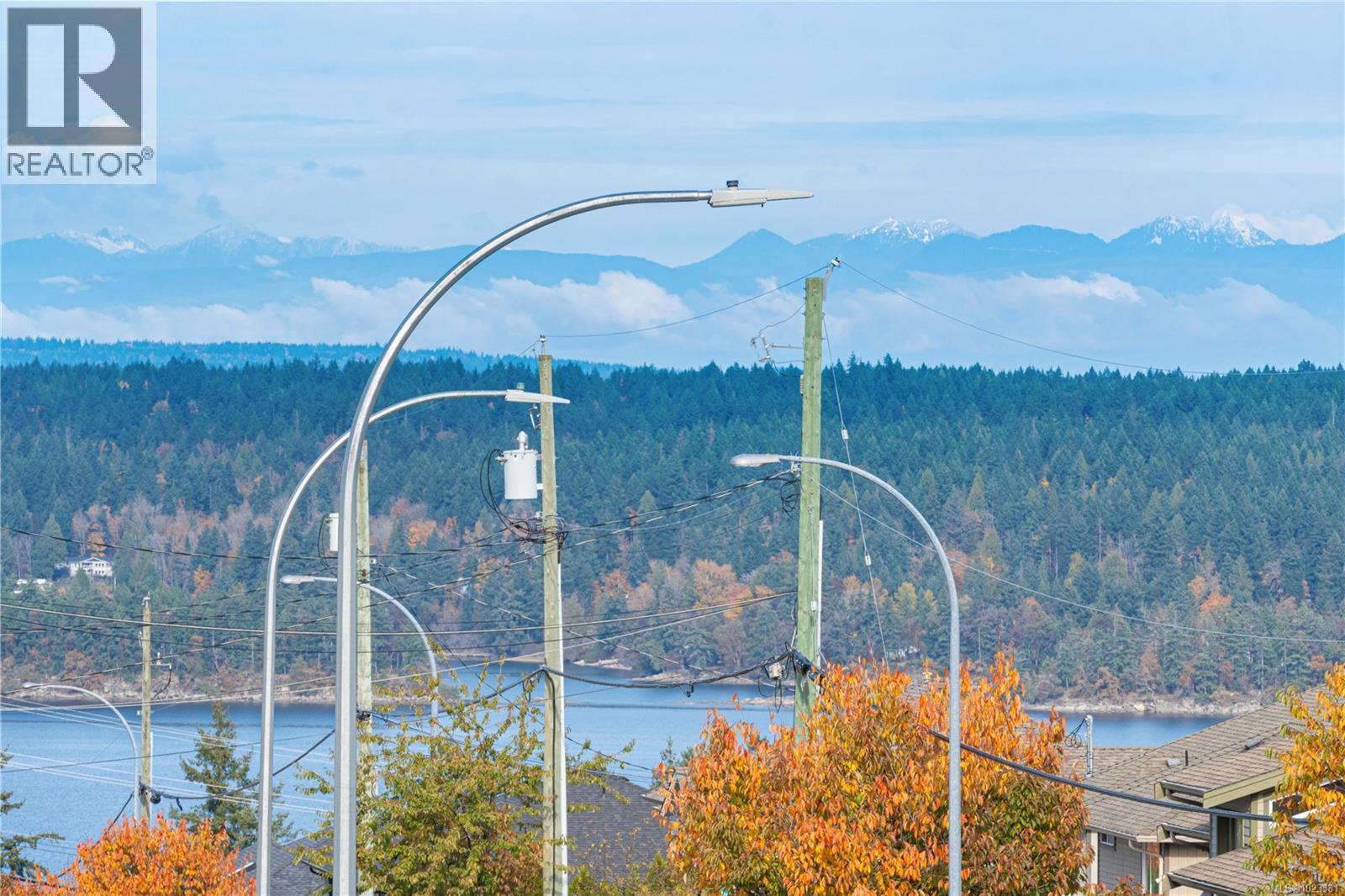 824 Russell Rd, Ladysmith