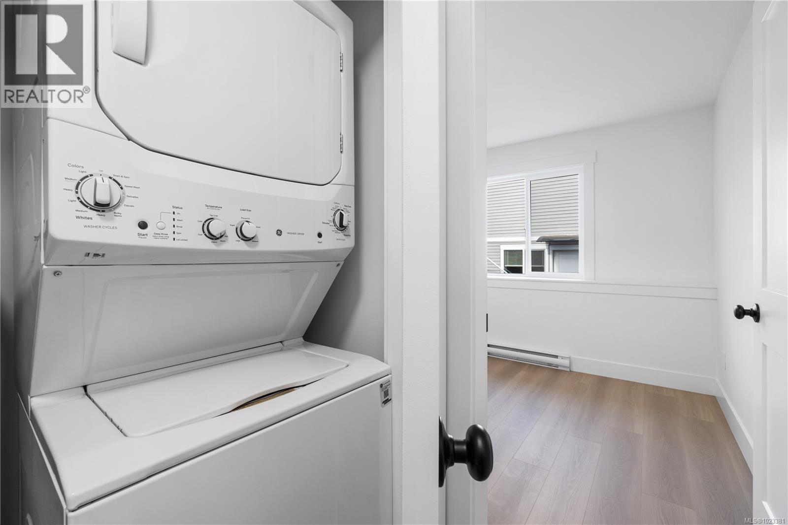 824 Russell Rd, Ladysmith