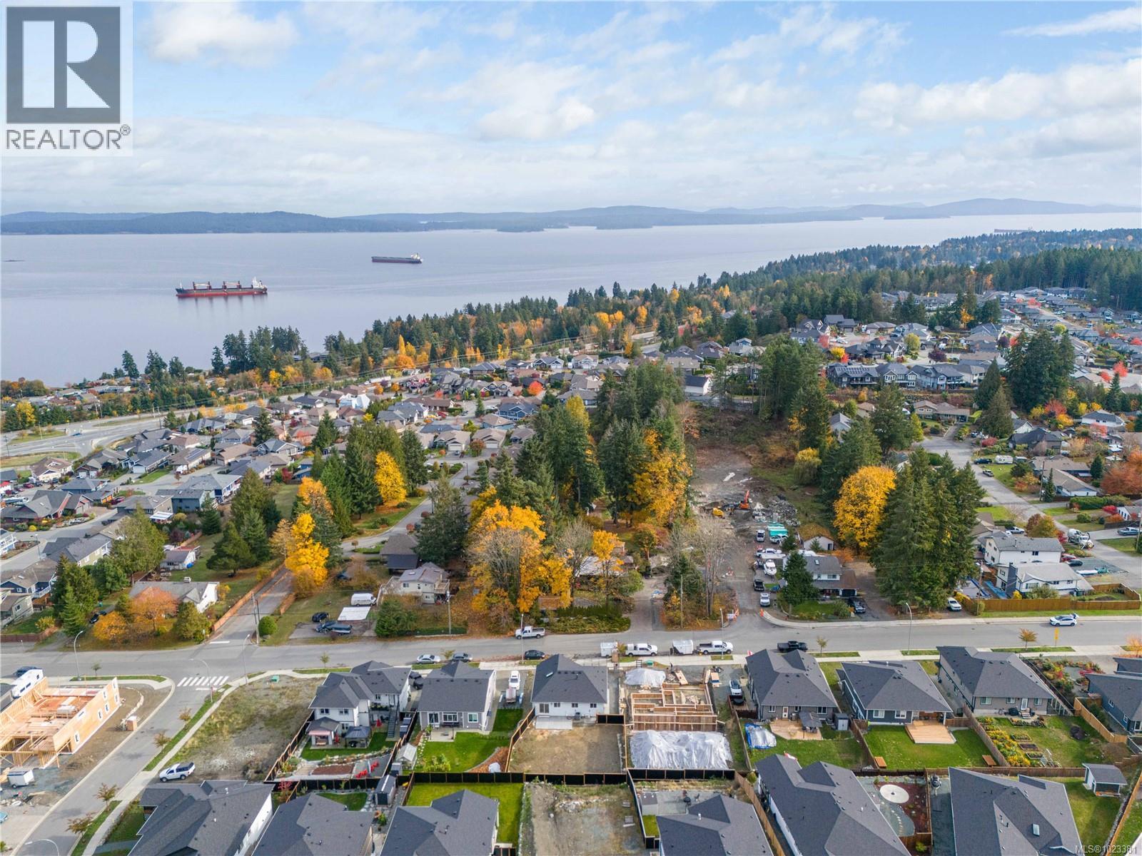 824 Russell Rd, Ladysmith