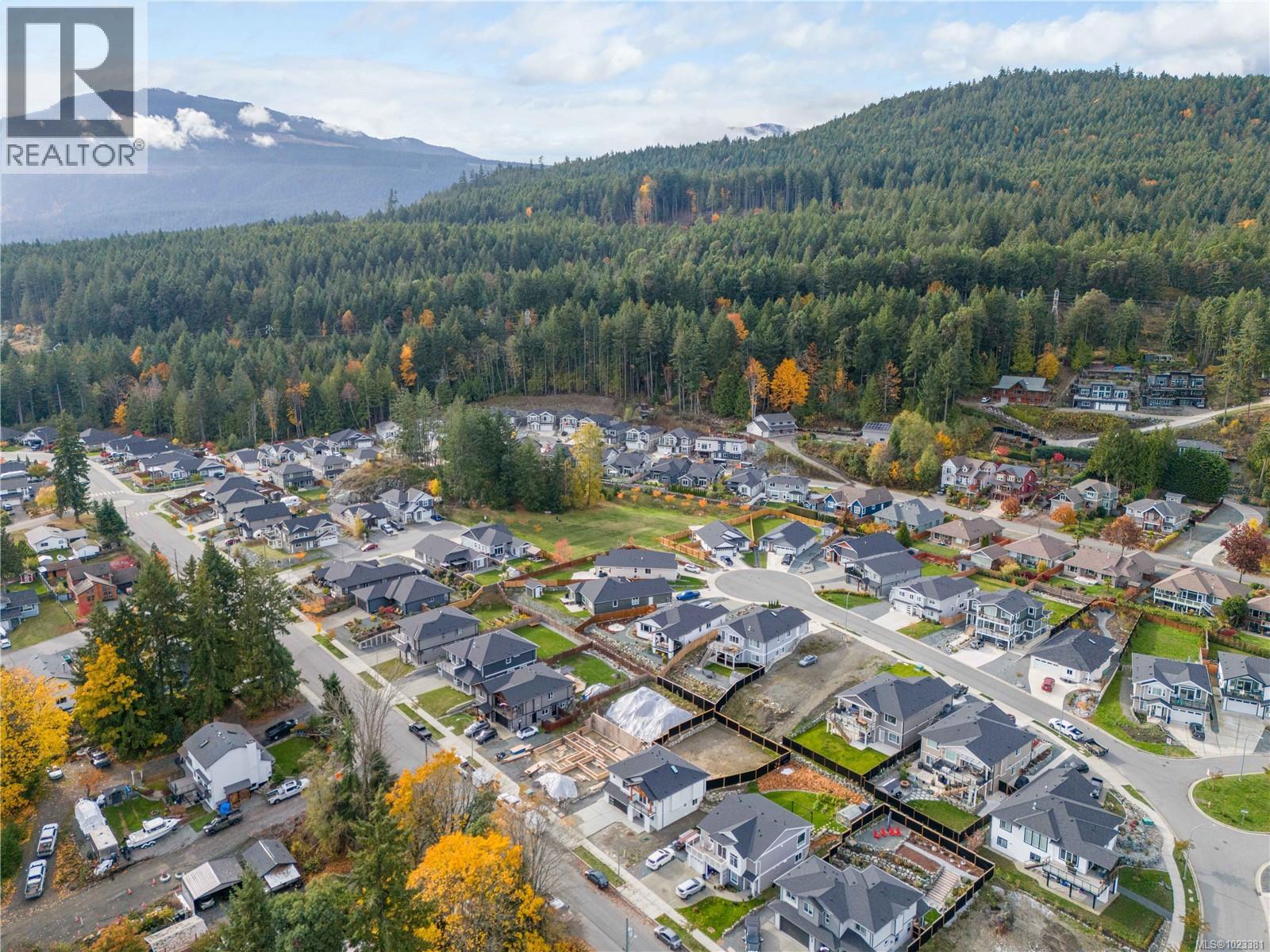 824 Russell Rd, Ladysmith