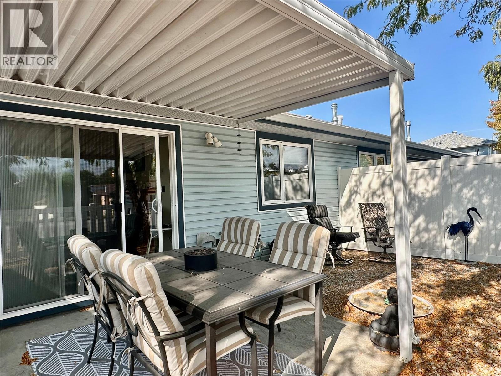 35 6446 MEADOWS Drive, Oliver