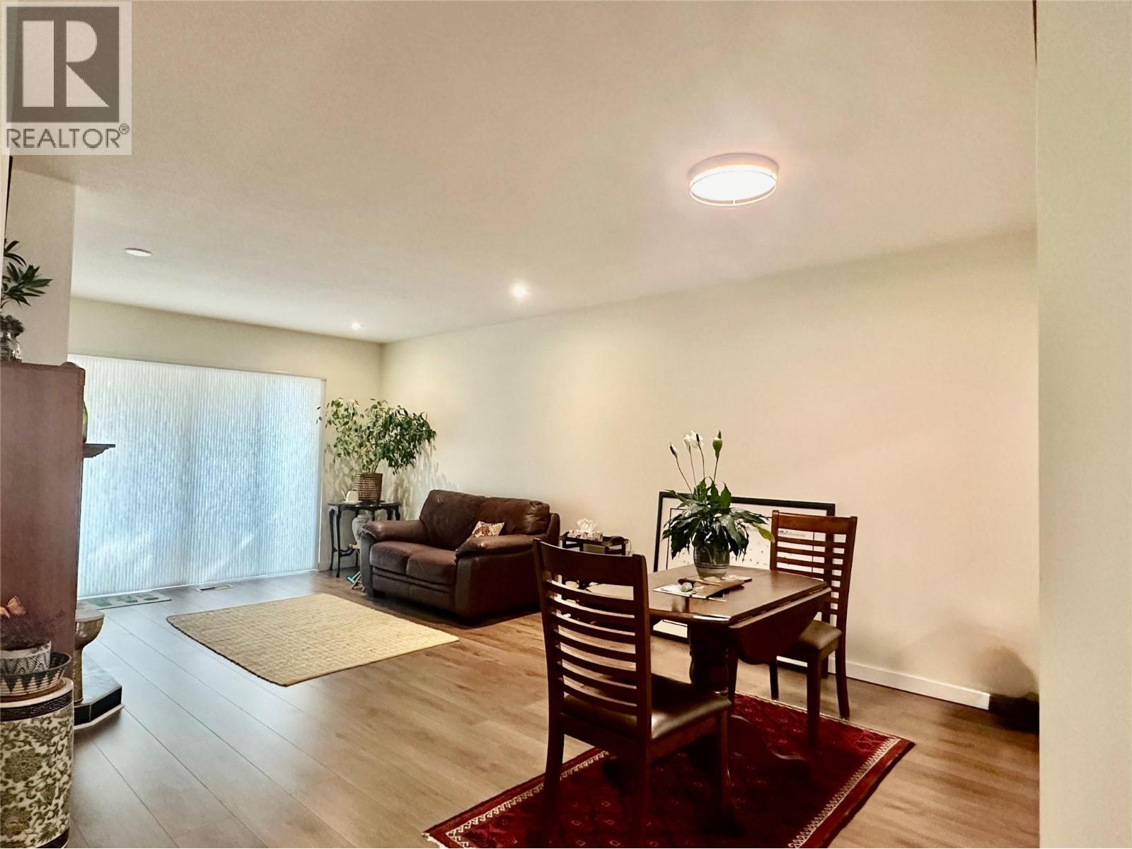 35 6446 MEADOWS Drive, Oliver