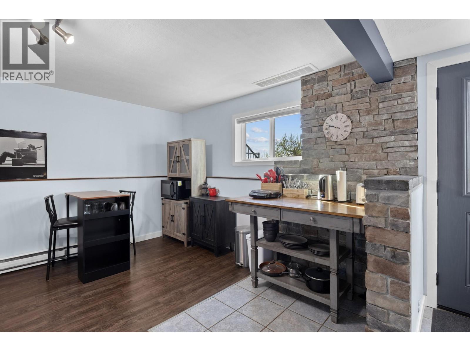  6025 Farmers Drive, Kelowna