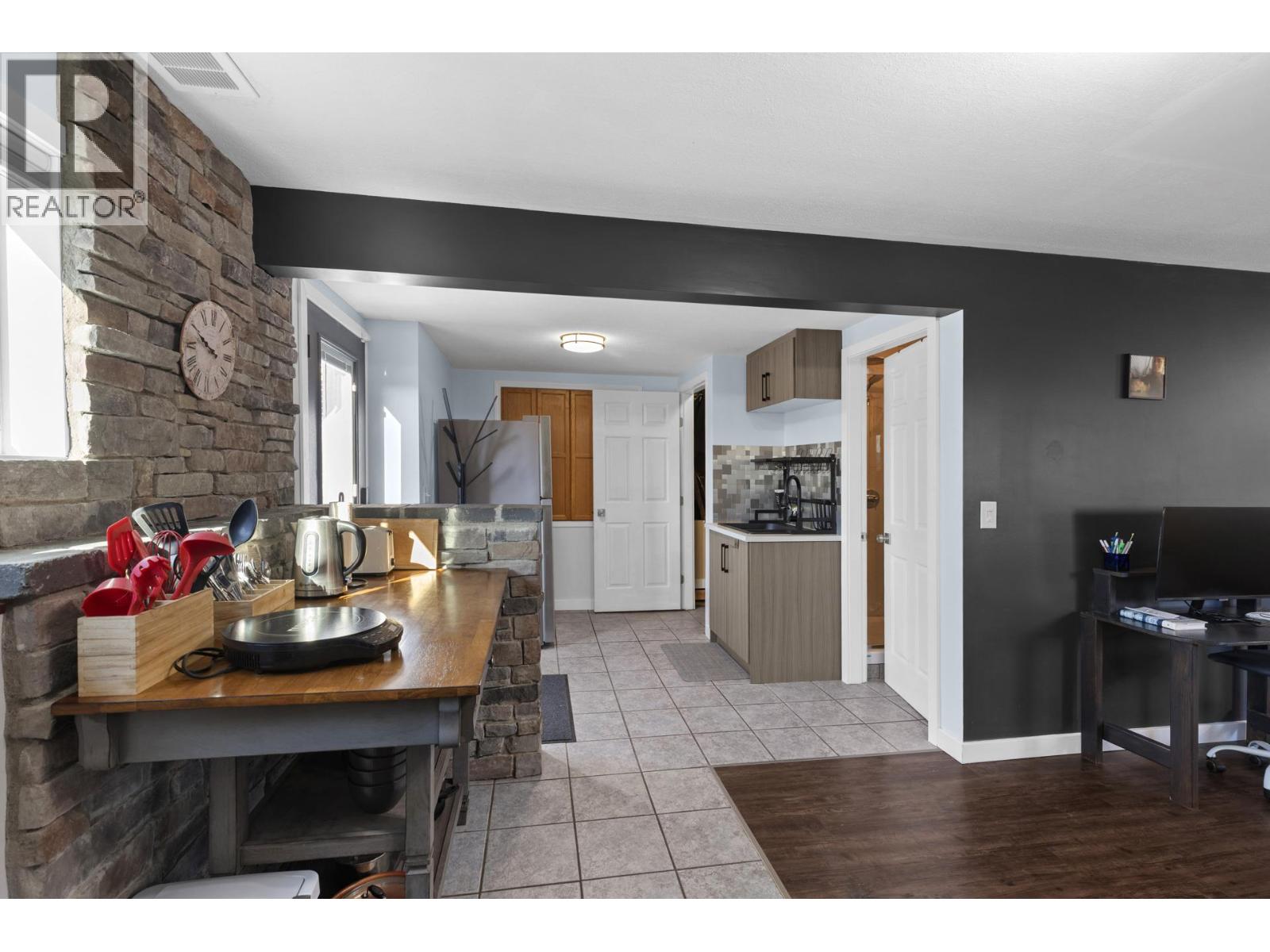  6025 Farmers Drive, Kelowna