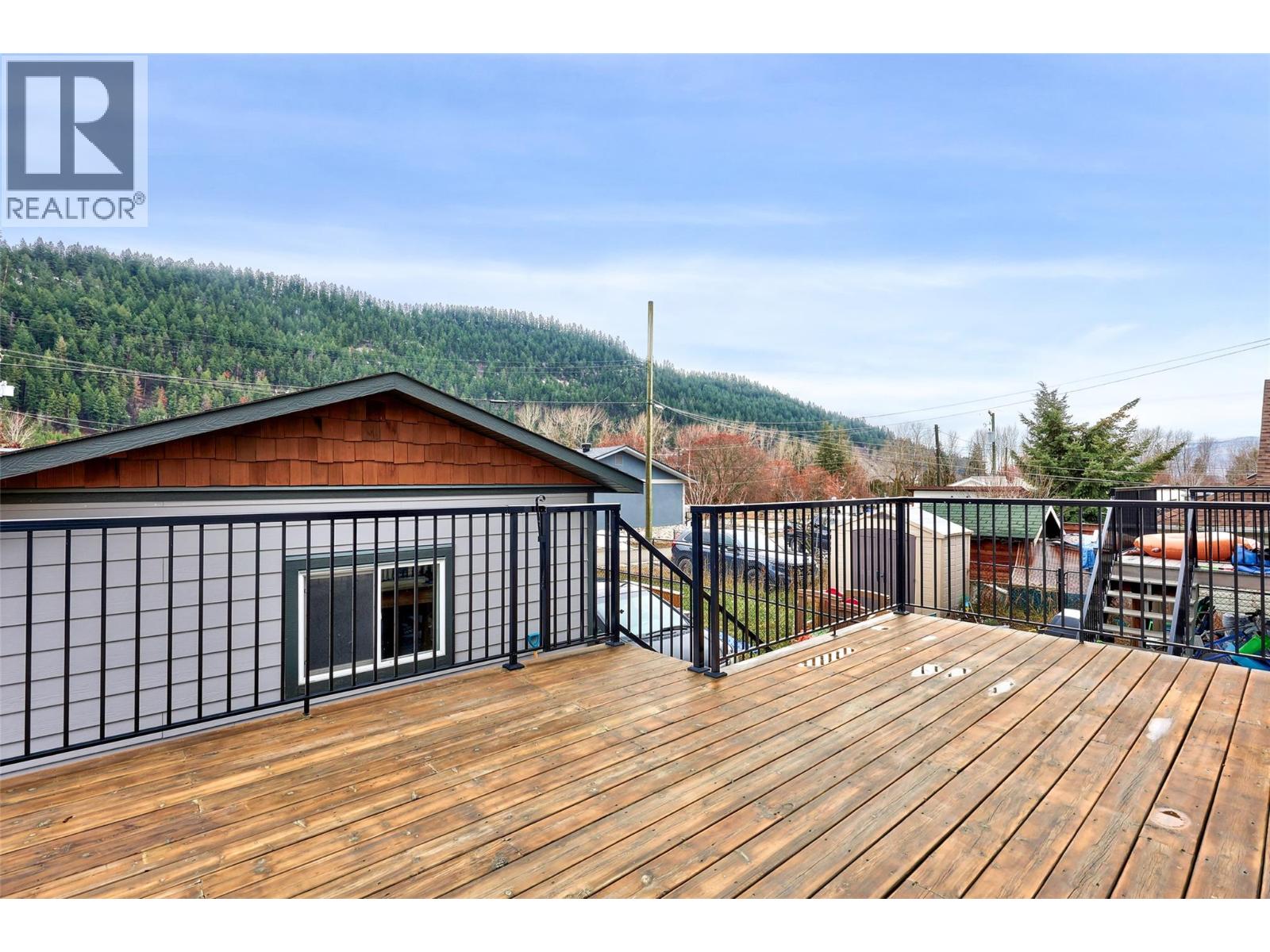 829 Okanagan Avenue, Chase