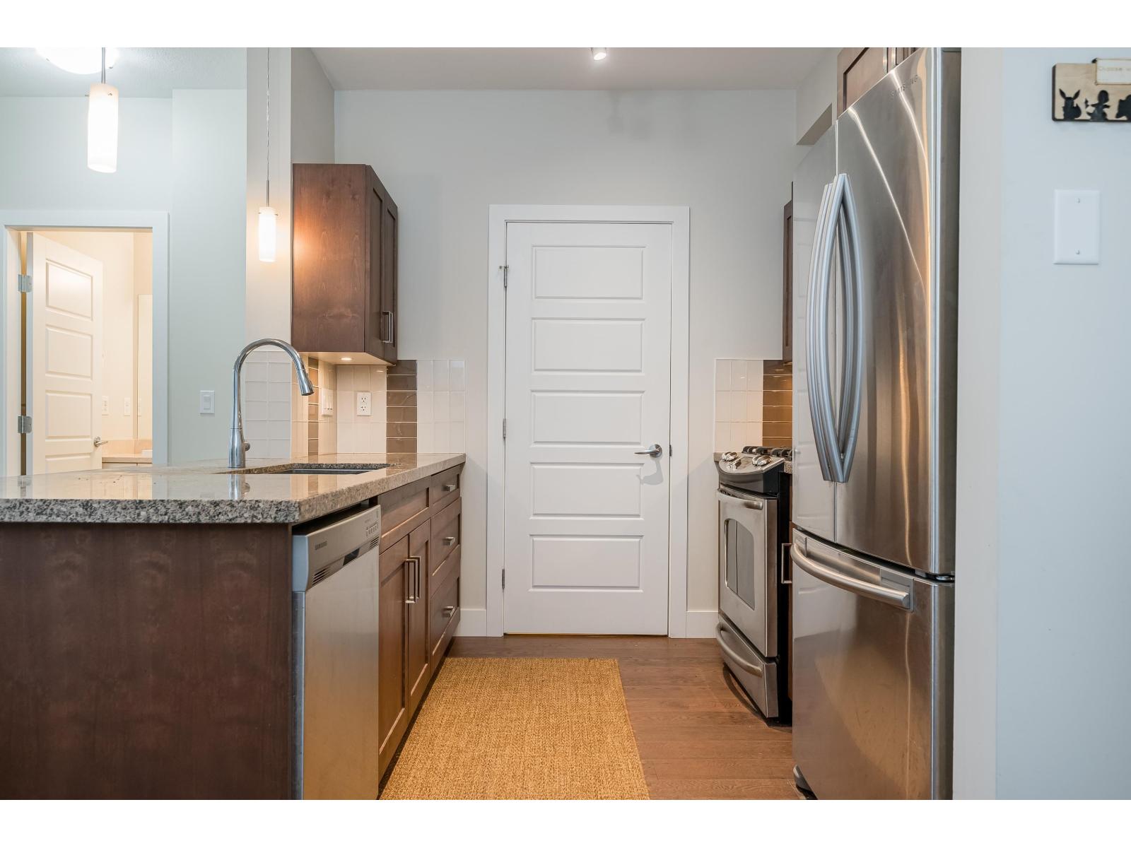 312 20062 FRASER HIGHWAY, Langley