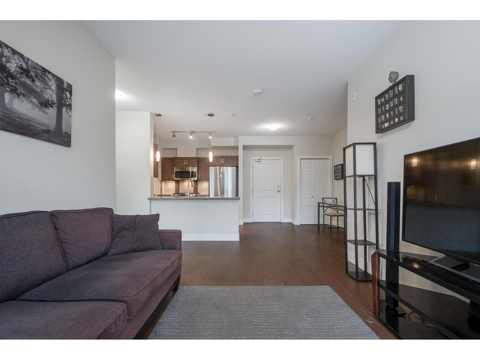 312 20062 FRASER HIGHWAY, Langley