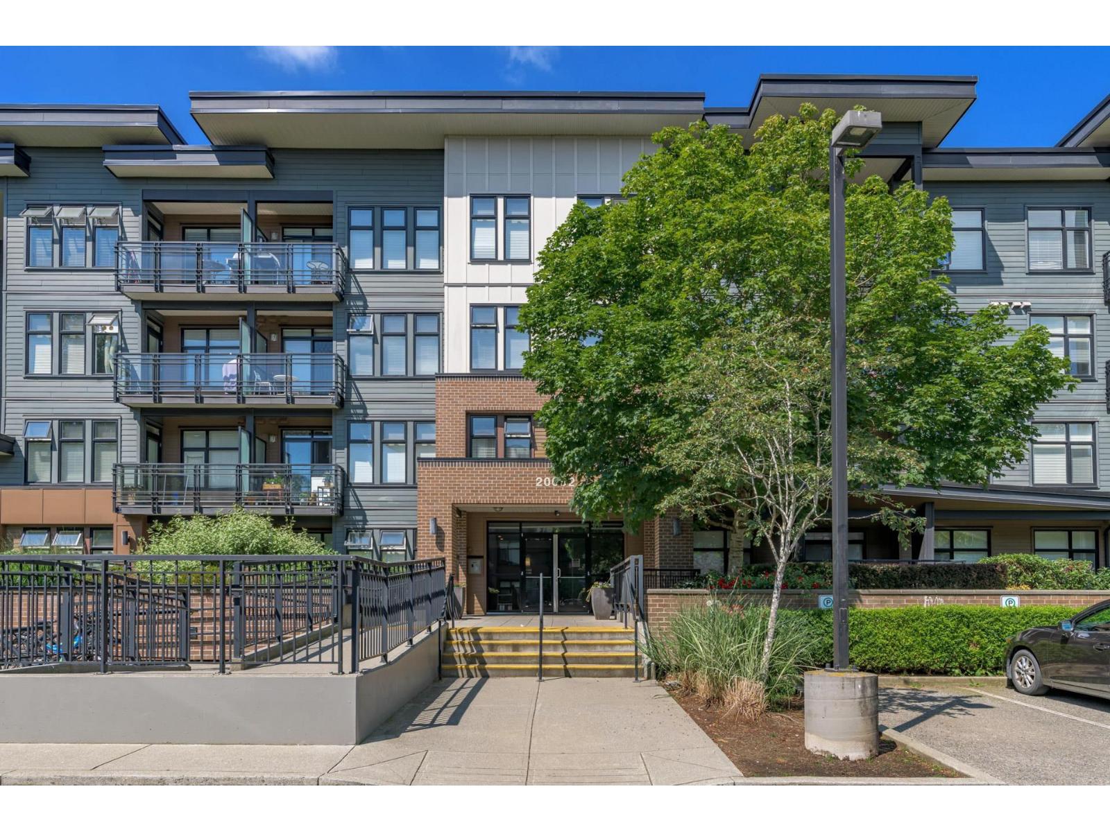 312 20062 FRASER HIGHWAY, Langley