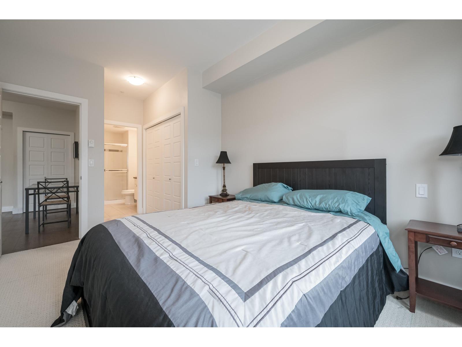 312 20062 FRASER HIGHWAY, Langley