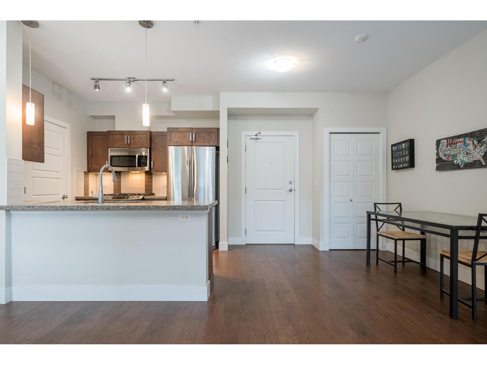 312 20062 FRASER HIGHWAY, Langley