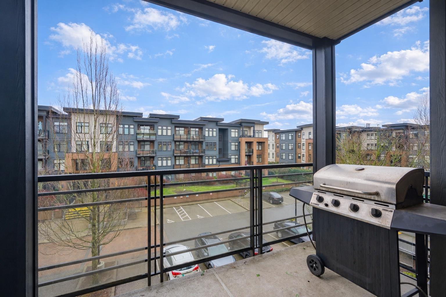 312 20062 FRASER HIGHWAY, Langley