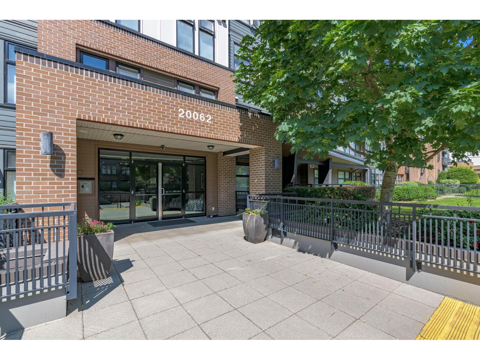 312 20062 FRASER HIGHWAY, Langley