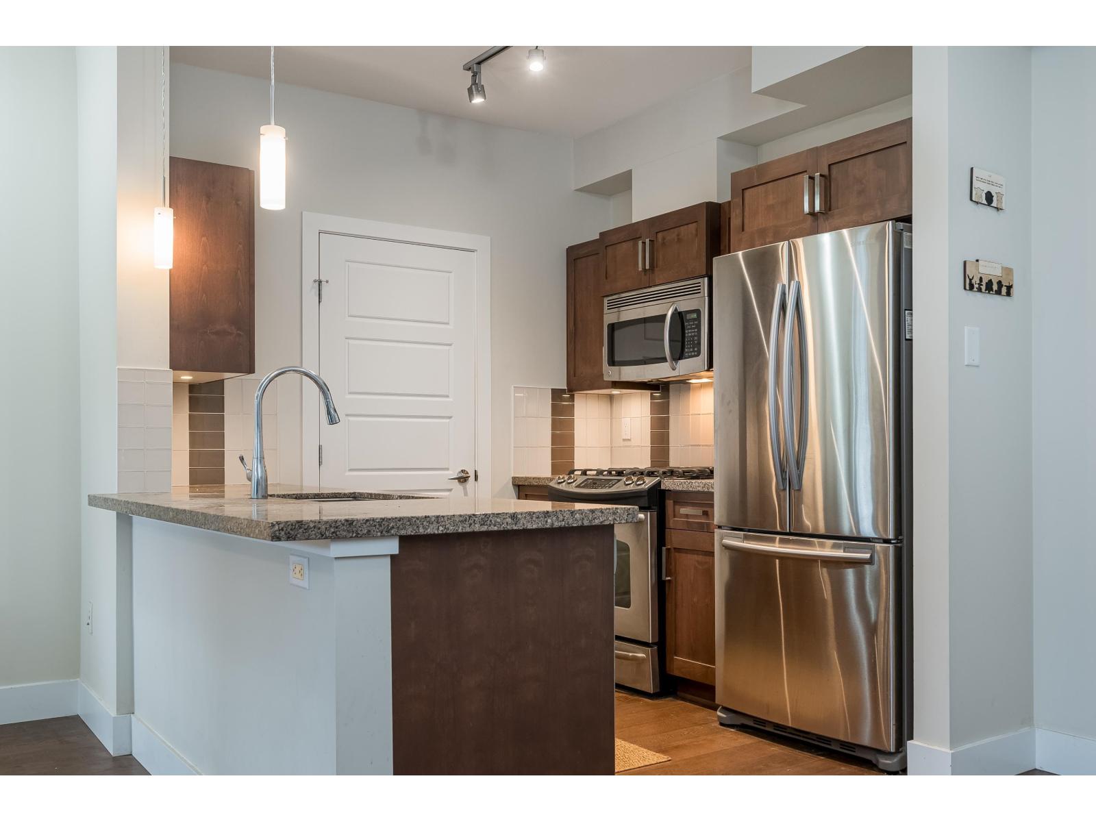 312 20062 FRASER HIGHWAY, Langley