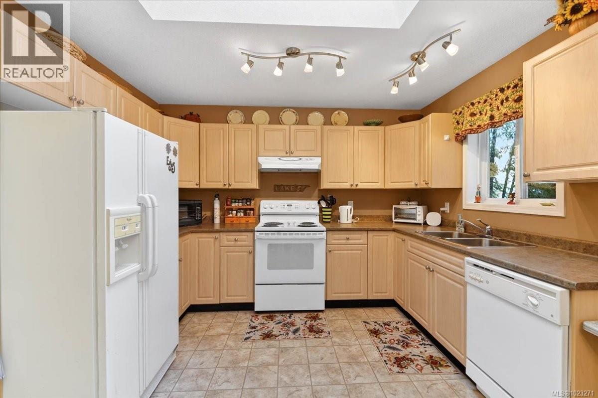 8253 Dickson Dr, Port Alberni