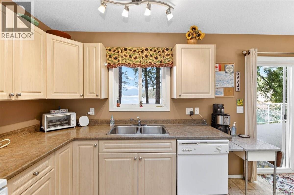 8253 Dickson Dr, Port Alberni