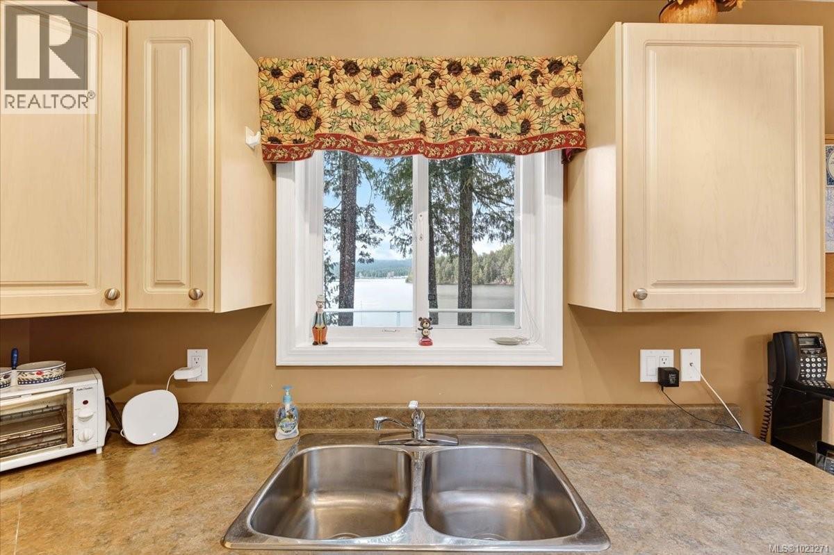 8253 Dickson Dr, Port Alberni