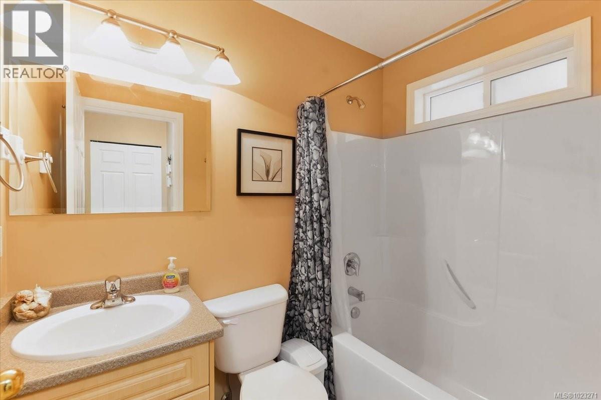 8253 Dickson Dr, Port Alberni